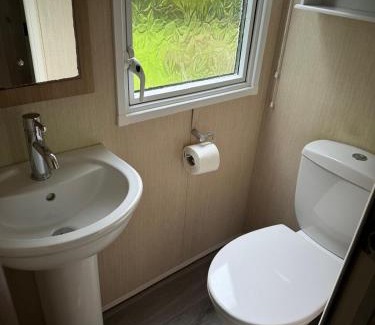 Berwick-upon-Tweed Resort | Prestige Static Caravan: Family-Friendly Getaway & Pool Access