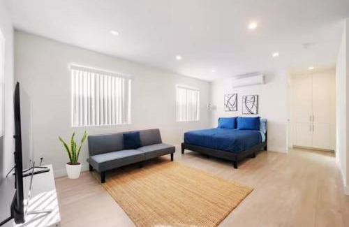 Burbank Apartment | Prestige Studio Haven at Burbank