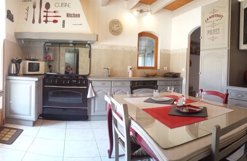 Monbazillac House | Experience Prestige Villa in Monbazillac with Pool & Sauna