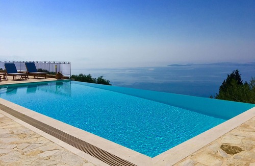 Spartylas Villa | Idyllic Prestige Villas in Spartilas - Walk to Taverna