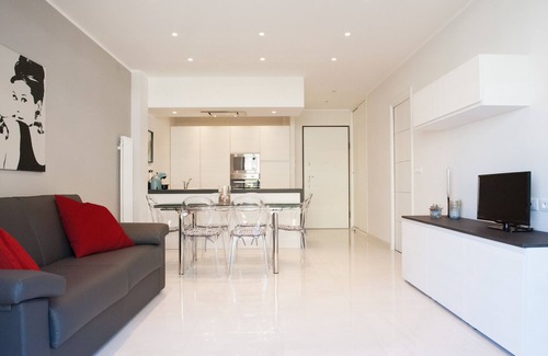 Old Town Apartment | Prestigious Apartment Steps from Sea & Casino in Menton