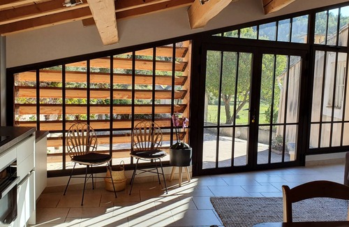 Sablet House | Elegant Gîte in Provence with Spa and Ocean View