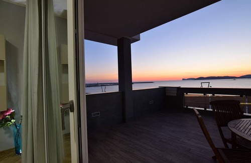 Lido Apartment | Elegant Penthouse by the Sea with Panoramic Ocean Views