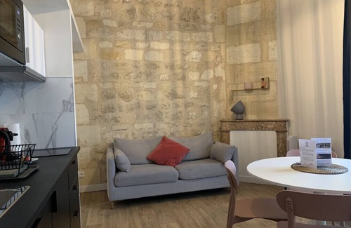 Bordeaux Sud Apartment | Inviting 2 Bedroom Duplex with Spa and Family Amenities