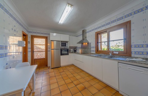 Felanitx Villa | Serene Coastal Retreat with Pool, 1km from the Beach
