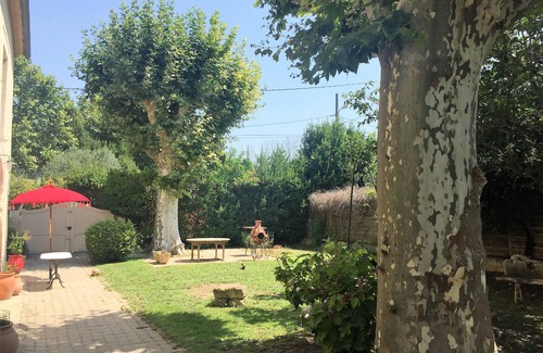 Montfavet Apartment | Idyllic Provencal Farmhouse with Private Pool near Avignon