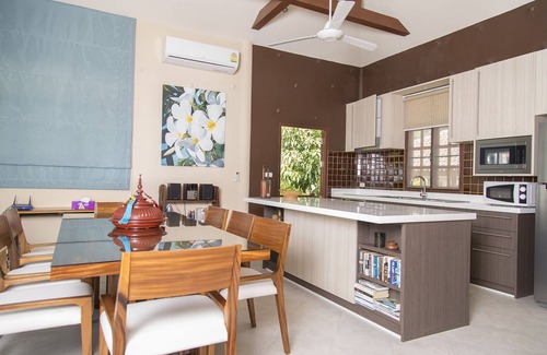 Thong Krut Villa | Beachfront Villa with Pool and Ocean View for Your Getaway