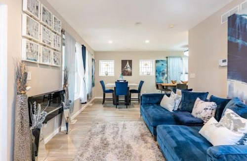 St. Louis House | Cozy Blue Bungalow with Child-Friendly Amenities