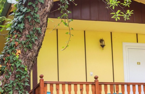 Kamena House | Cozy Bungalow for 2-3 in Serene Kamena Village