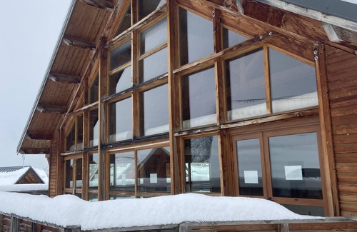 La Joue du Loup Ski Chalet | Charming Renovated Chalet with Pool and Spa Amenities