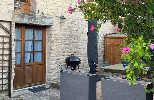 Angles House | Pretty country house with exposed stonework 9 km from the beaches