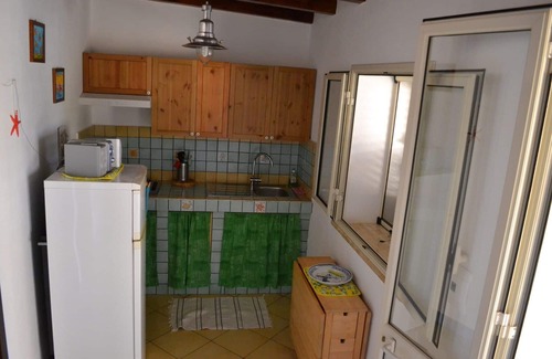 Lampedusa House | Charming Dammuso Style Villa with Breakfast & Family Amenities