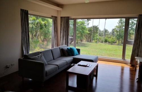 Donghe House | Top-Rated Dulan B&B with Family and Accessibility Features