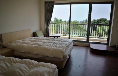 Donghe House | Top-Rated Dulan B&B with Family and Accessibility Features