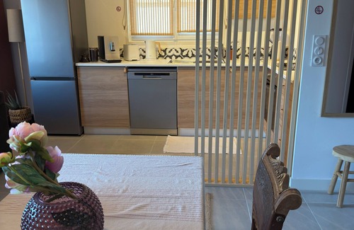 Entraigues-sur-la-Sorgue House | Charming Garden Retreat at Le Clos Du Moulin 4