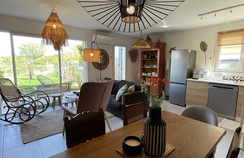 Entraigues-sur-la-Sorgue House | Charming Garden Retreat at Le Clos Du Moulin 4