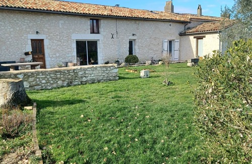Margueron House | Charming Fully-Equipped Stone Farmhouse with Pool