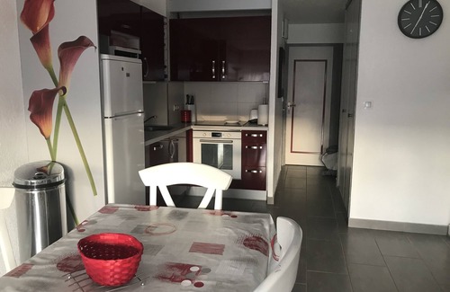 Cap d'Agde Apartment | Elegant Garden Retreat with Exceptional Guest Ratings