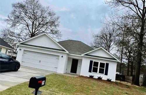 Warner Robins House | Cozy Home in Warner Robins for Mid to Long Stays