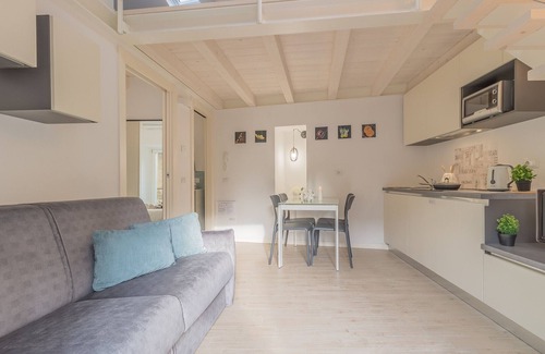 Varenna Apartment | Pet-Friendly Home with Ocean and Lake Views in Varenna