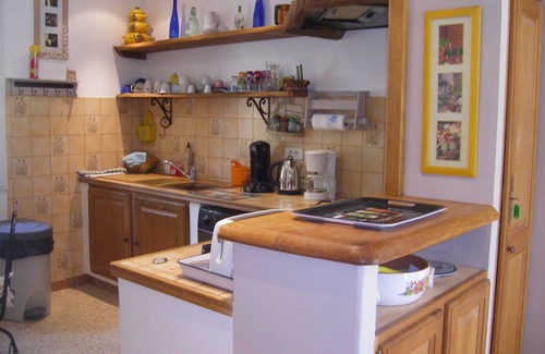 Apt Villa | Idyllic House Campaign Apt Near Gordes with Pool & Spa