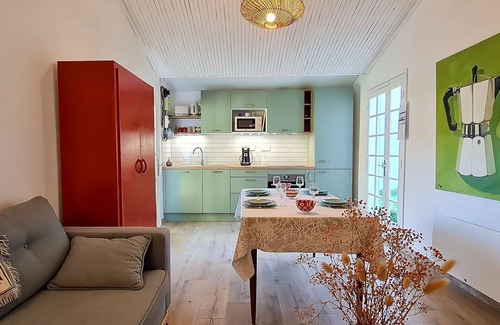 Loix House | Delightful House in Loix with Oceanfront Views & Parking