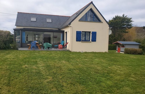 Ploudalmezeau House | Delightful Retreat with Garden Steps from Tréompan Beach