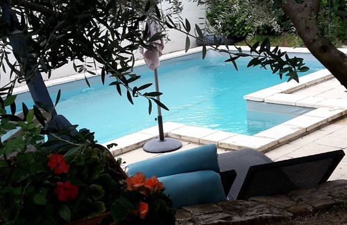 Trets House | Charming House with Pool Near Sainte Victoire - Rated 9.6
