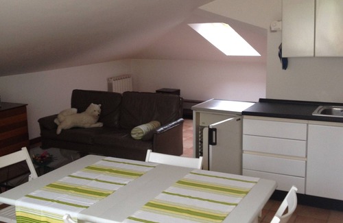 Urbino Apartment | Delightful Villa with Terrace Views, Rated 9.8/10