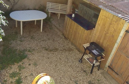 Accolay House | Charming Potters' House: Guest Rated 9.4, Pet Friendly Stay