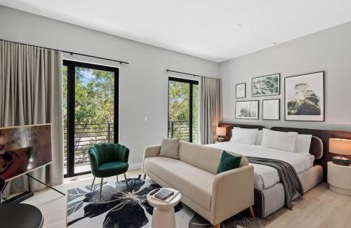 Flagler Village Apartment | Stylish Rola 303 Apartment with King Bed in Prime Location