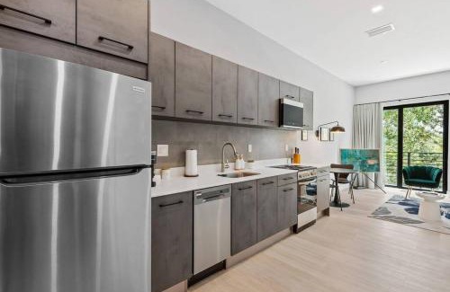 Flagler Village Apartment | Elegant Rola 304 Apt with King Bed in Central Location