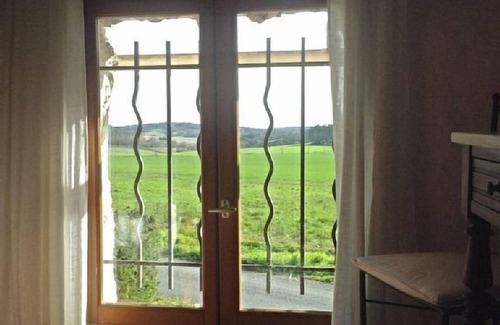 Leguillac-de-Cercles Cottage | Delightful Stone Cottage with Pool in Perigord Vert