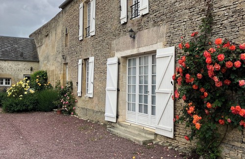 Longues-sur-Mer House | Charming Stone House with Pool and Ocean View Garden