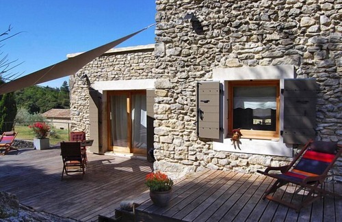 Le Pegue House | Charming Stone Village House with Private Terrace Awaiting You