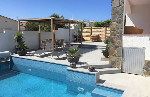 El Mas Bosca House | Pretty villa with private pool, near the sea.