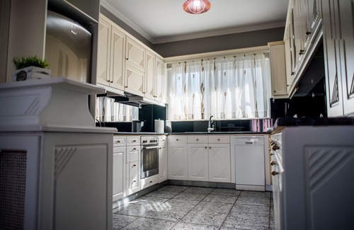Preveza Apartment | Explore Preveza Mythos Suite with Expansive Terrace