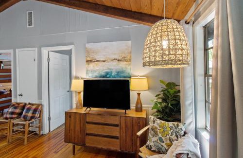 Shreveport House | Price Drop For This Weekend, Lakefront, Canoes & K
