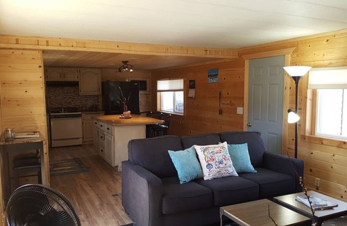 Baudette House | Ideal Location Near Wheeler's Point & Adrian's Ice Road