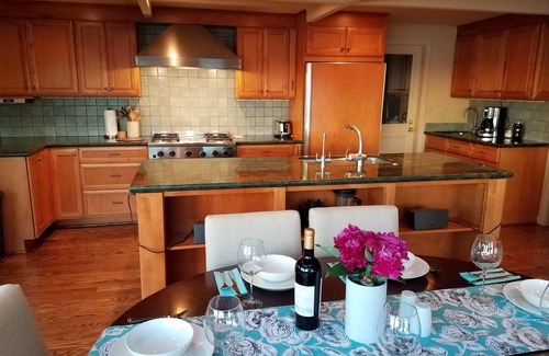 North Admiral House | Prichard's Perch: Enchanting Views & Family-Friendly Comfort