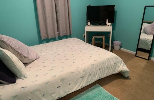 Charlotte House | Cozy Private Room Near University - Guest Rated 9/10