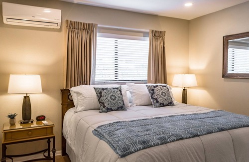 Uptown Sedona Hotel | Relax in Prickly Pear Junior Suite @ Sedona Uptown Suites