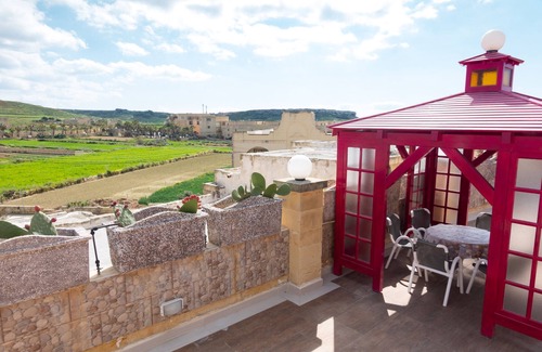 San Lawrenz Apartment | Discover Prickly Pear No 2: Family & Pet Friendly Retreat