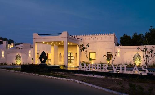 Sitapura Resort | Experience Pride Amber Vilas Resort with Pool & Breakfast