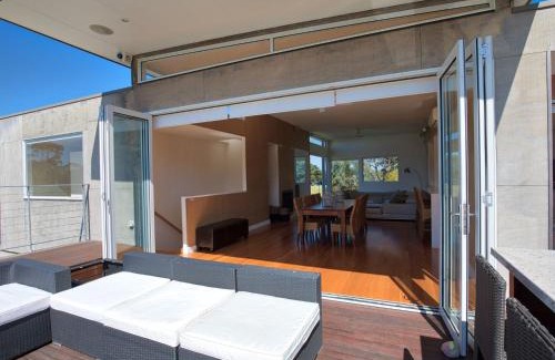 Flinders House | Enchanting Pride and Prejudice Retreat: Pet & Child Friendly