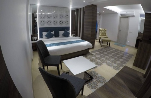 Jabalpur Hotel | Budget-Friendly Stay at Pride By Samrat with Family Amenities