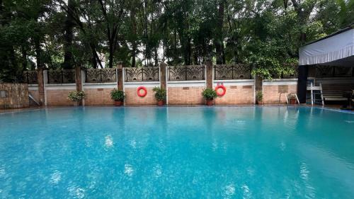 Phaltan Hotel | Budget-Friendly Getaway at Jakson Inns with Pool & Spa