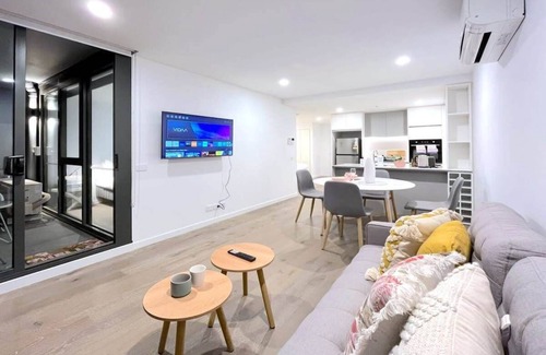 Moonee Ponds Apartment | Cozy Pride Moonee Ponds 1B2B Nest with Great Amenities