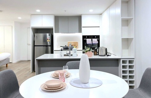 Moonee Ponds Apartment | Cozy Pride Moonee Ponds 1B2B Nest with Great Amenities