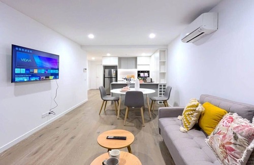 Moonee Ponds Apartment | Cozy Pride Moonee Ponds 1B2B Nest with Great Amenities